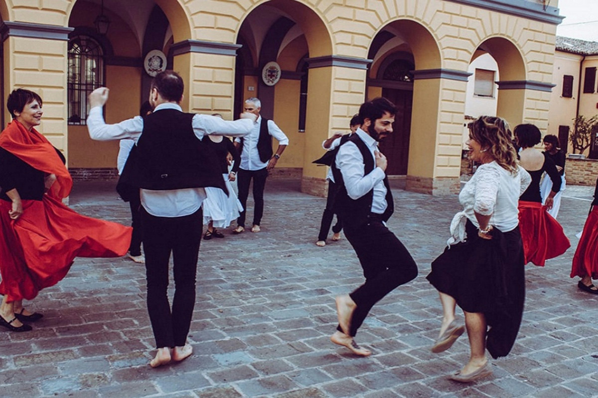 Quando tradizione, sapori e musica si uniscono: 3 esperienze per vivere il cuore del Salento