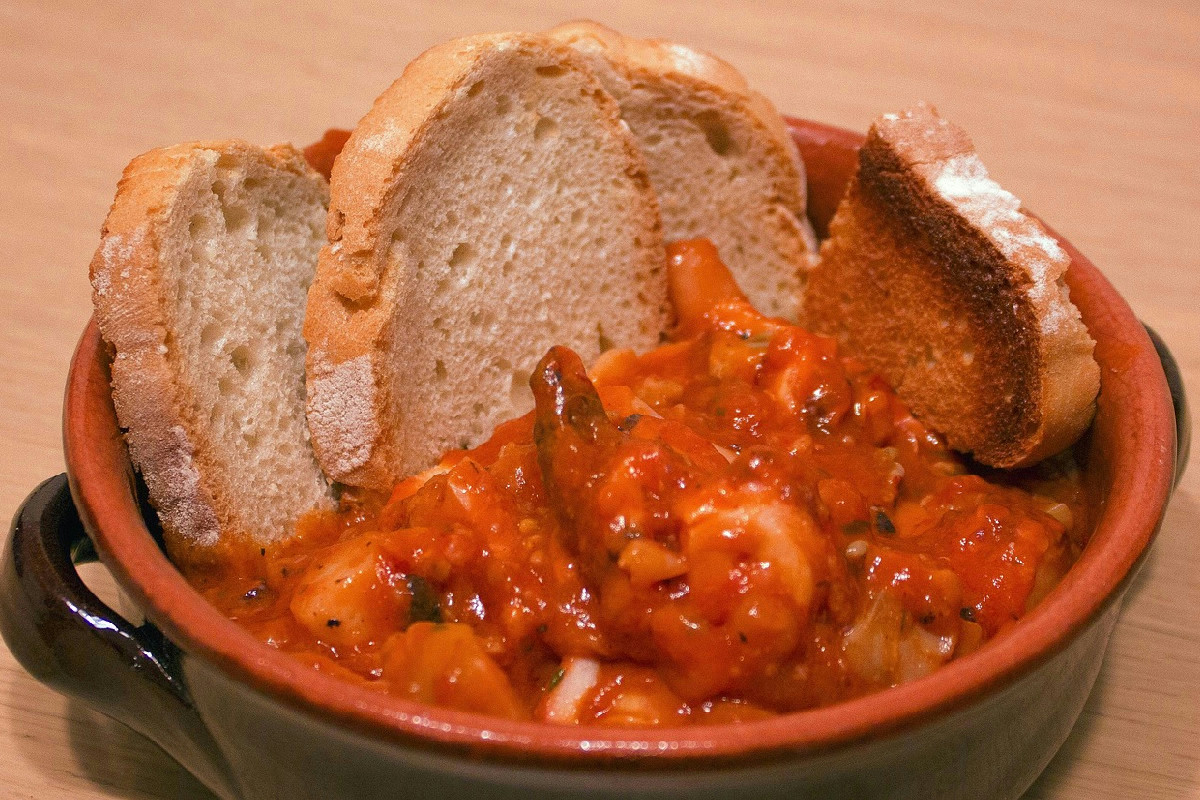 Sapori autentici da Livorno alle coste dell’Isola d’Elba: viaggio tra gusti di terra e mare