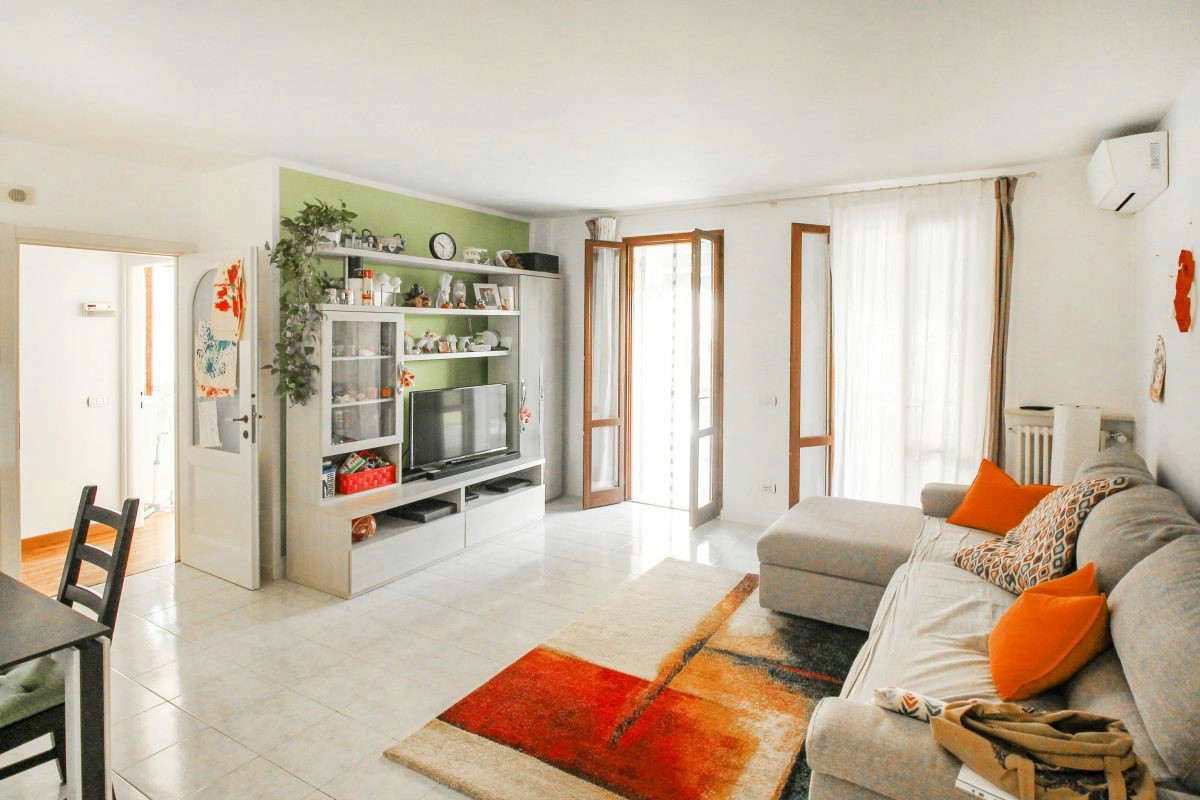 Trilocale di 69 mq con due camere e bagni separati: spazi ottimizzati e doppio comfort